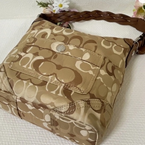 Coach Chelsea Optic Signature C w braided Tan Leather Hobo, turnlock MINT Cond. - Picture 8 of 17